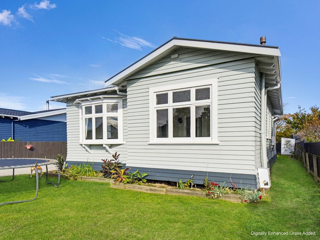 12 Lyndhurst Street, Takaro, Palmerston North - Carousel 2
