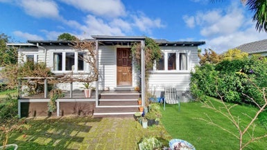 15 Holland Street, Glenholme, Rotorua - Carousel 1
