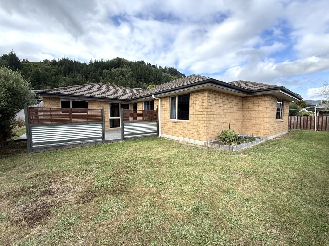 112 Milton Terrace, Picton - Carousel 2