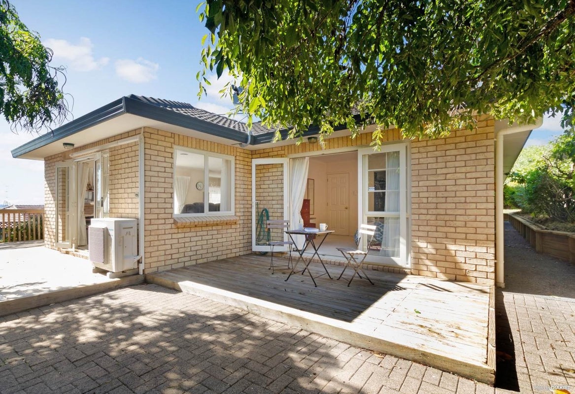 1B Wakeling Avenue, Te Atatu South, Auckland - Carousel 2