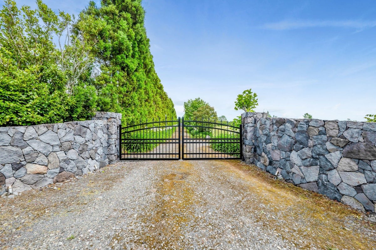 1918 Egmont Road, Kaimiro, Inglewood - Carousel 2