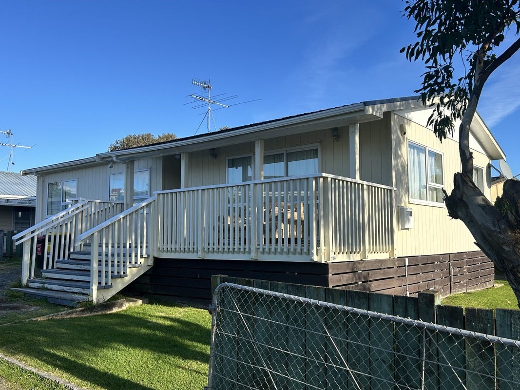 72 Queens Road, Waikanae Beach, Waikanae - Carousel 2