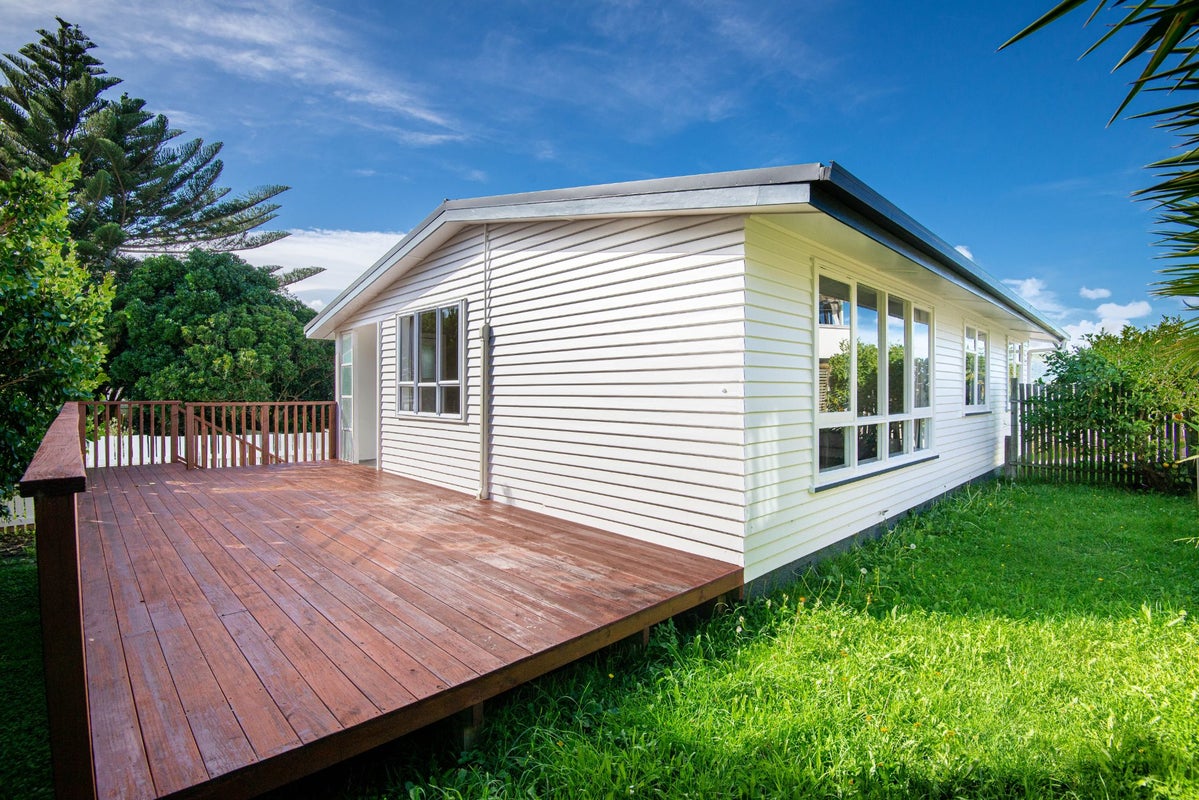 73 Kotuku Street, Elsdon, Porirua - Carousel 2