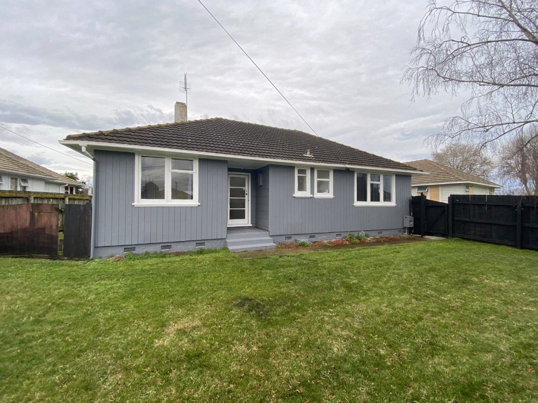 19 Charles Corner Crescent, Maraenui, Napier - Carousel 1