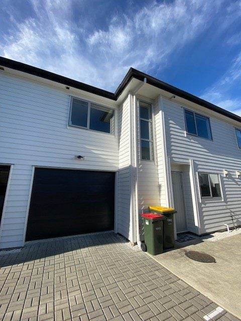9C Holland Avenue, Point England, Auckland - Carousel 2
