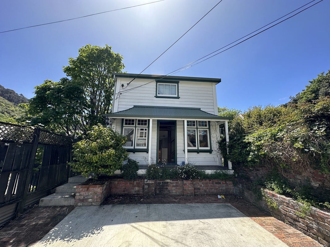 32 Ascot Street, Thorndon, Wellington - Carousel 1