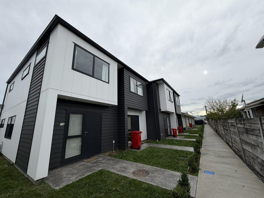 6/36 Camp Street, Silverstream, Upper Hutt - Carousel 16