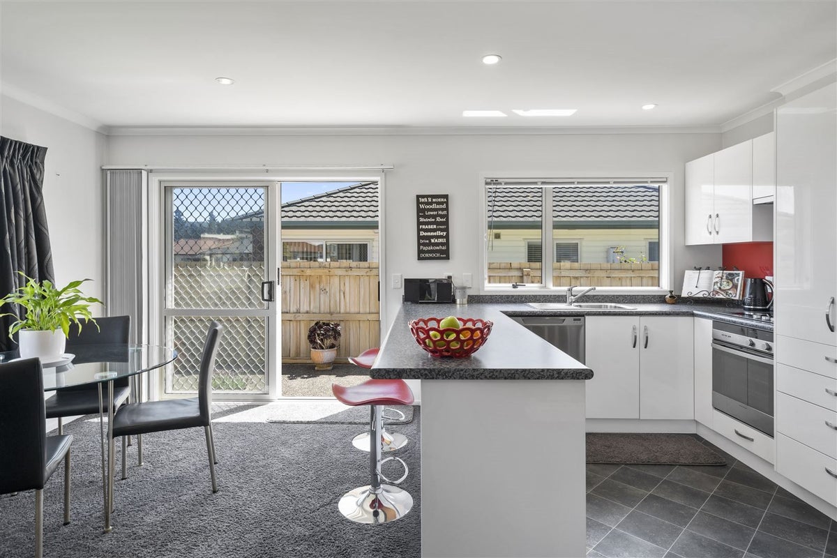 12 Woodland Mews, Wainuiomata, Lower Hutt - Carousel 1