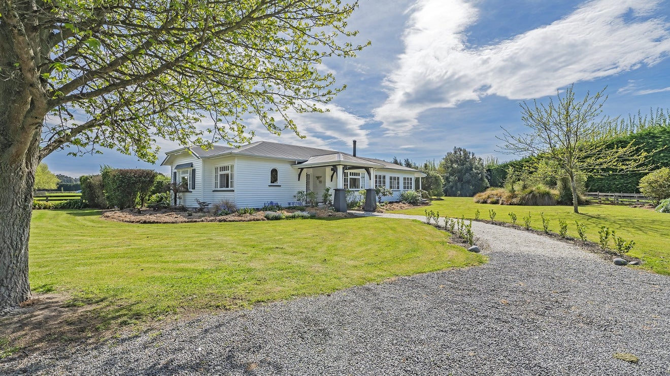 41 Poplar Lane, Christchurch - Carousel 1