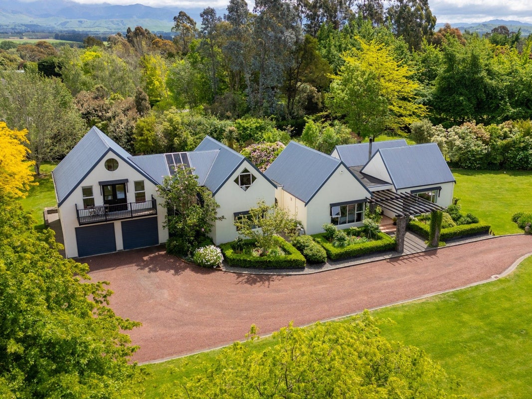 1 Milford Downs, Lansdowne, Masterton - Carousel 1