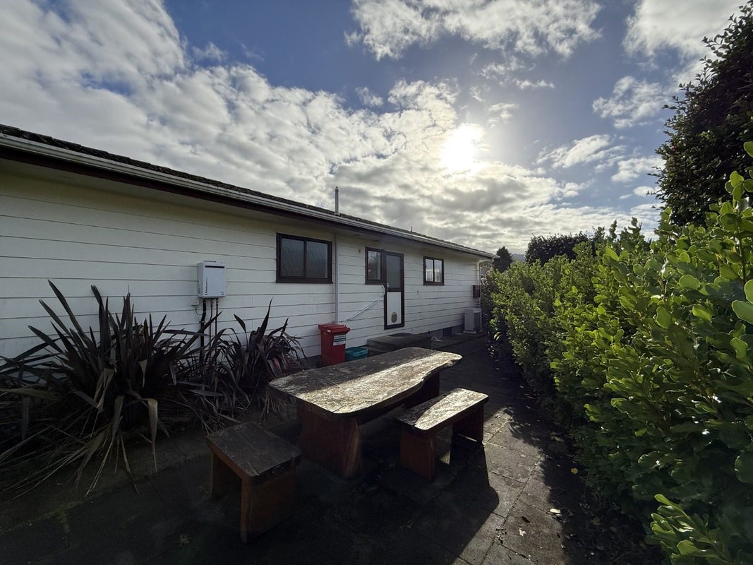 20 Topaz Street, Birchville, Upper Hutt - Carousel 12