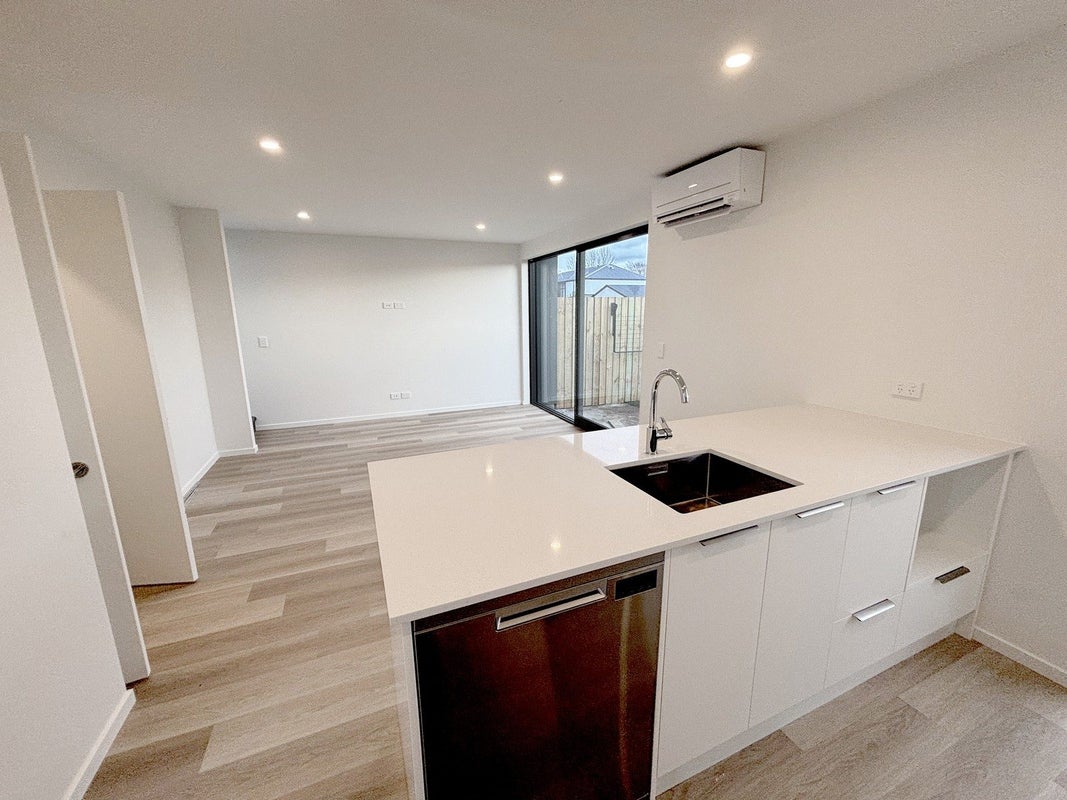 37 Woodville Street, Edgeware, Christchurch - Carousel 2