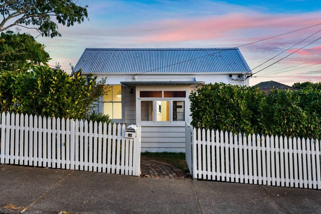 18 Wolseley Street, Morningside, Auckland - Carousel 1
