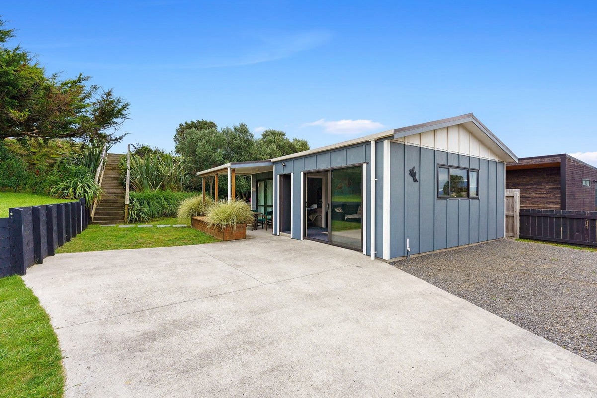 7 James Street, Waikawa Beach, Manakau - Carousel 2