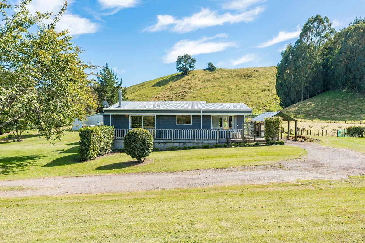 302 Whangamata Road, Kinloch, Taupo - Carousel 2