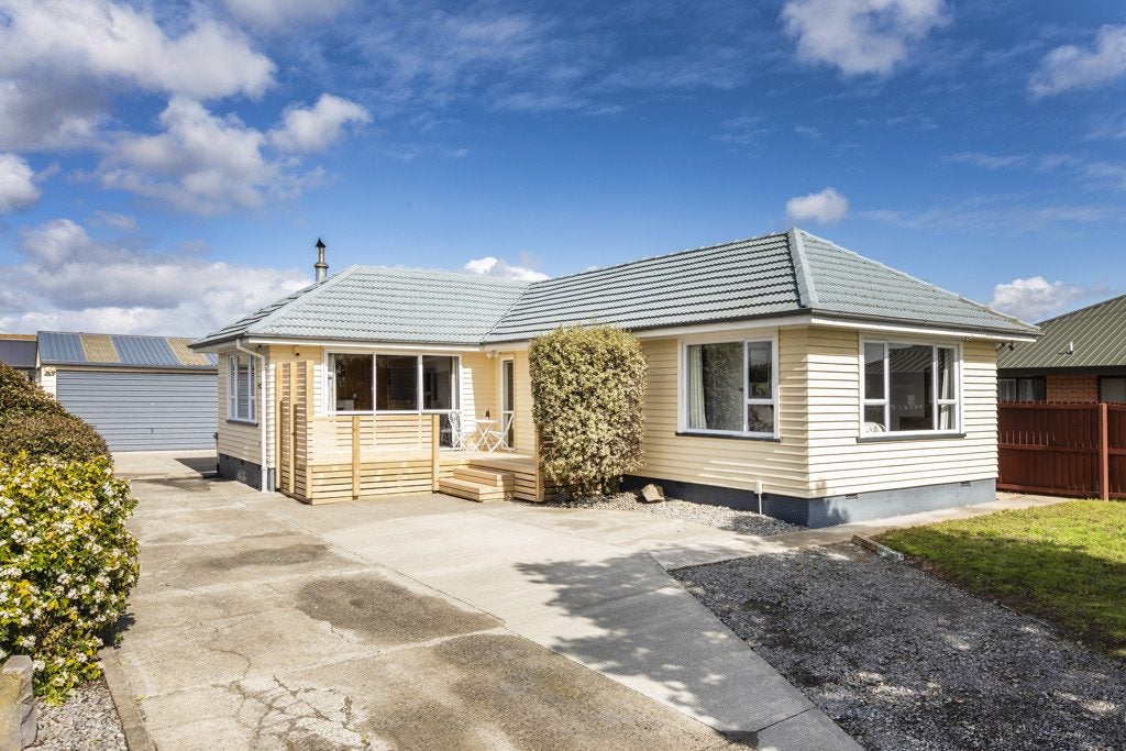 4 Reginald Street, Burwood, Christchurch - Carousel 1