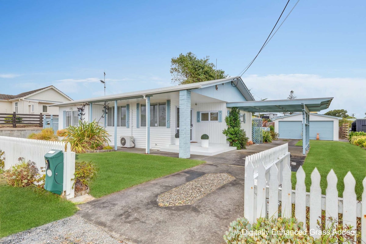 4 Thomas Place, Foxton Beach, Foxton - Carousel 1
