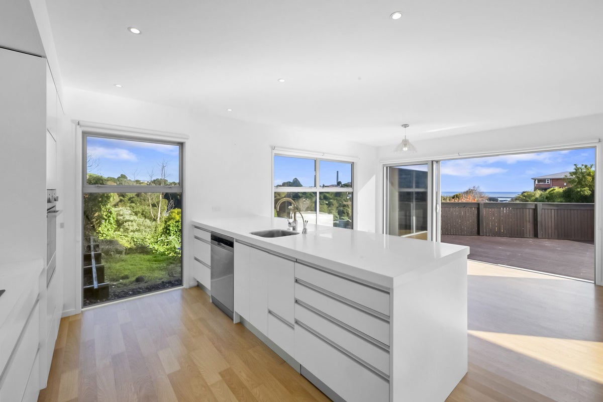 459 Devon Street West, Lynmouth, New Plymouth - Carousel 2