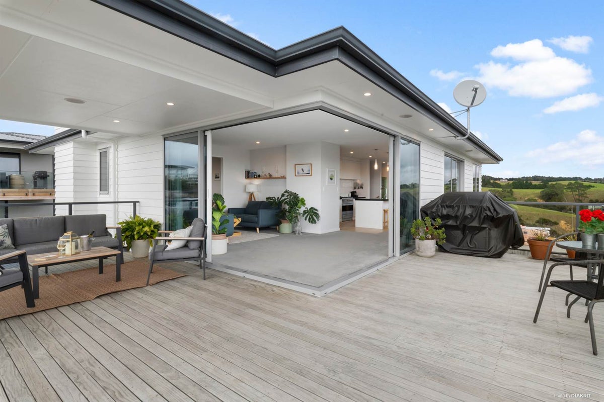 15 Te Makuru Lane, Maraetai, Auckland - Carousel 1