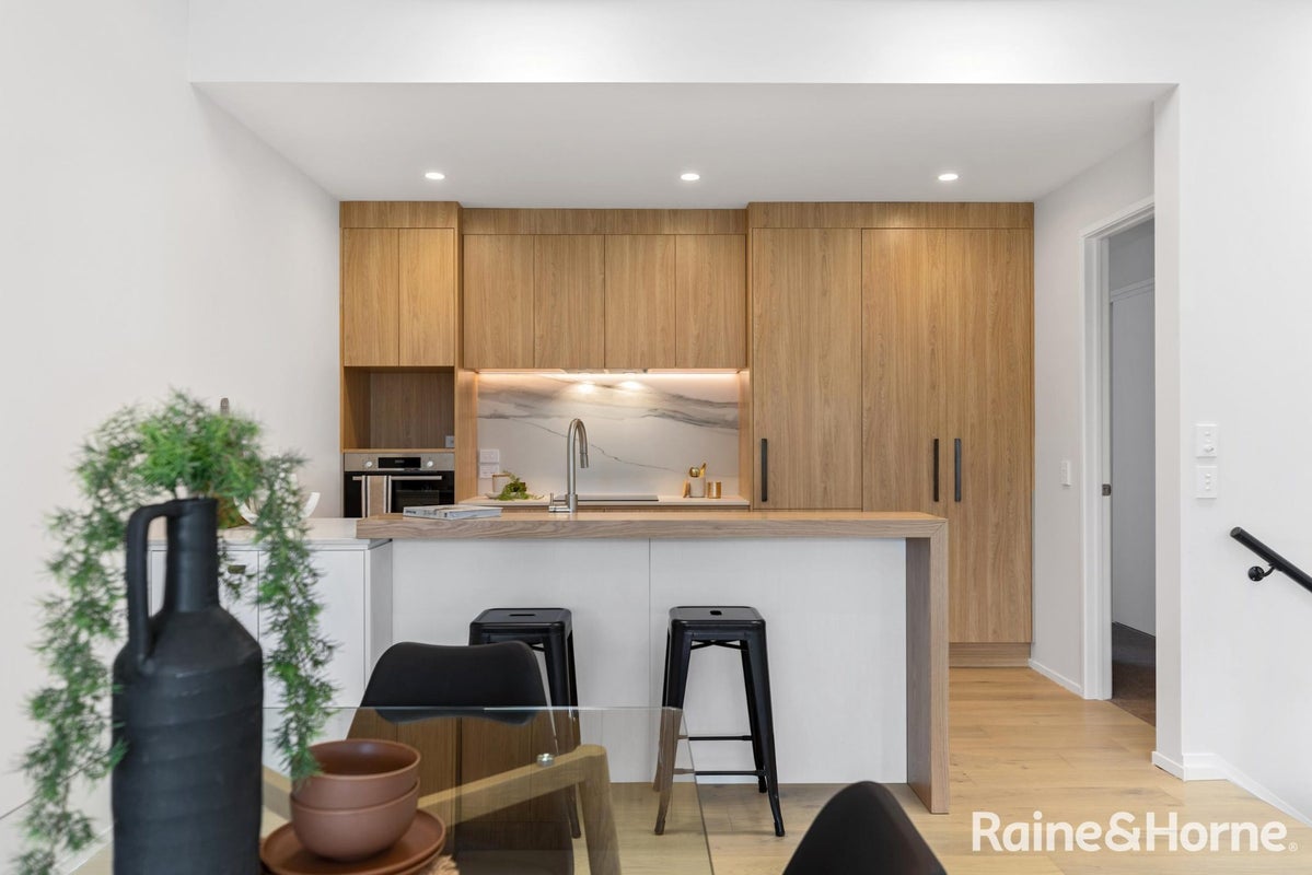 12/12 Westmorland Rise, Bethlehem, Tauranga - Carousel 1