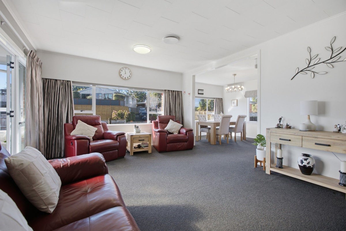 13 Durham Avenue, Welbourn, New Plymouth - Carousel 2