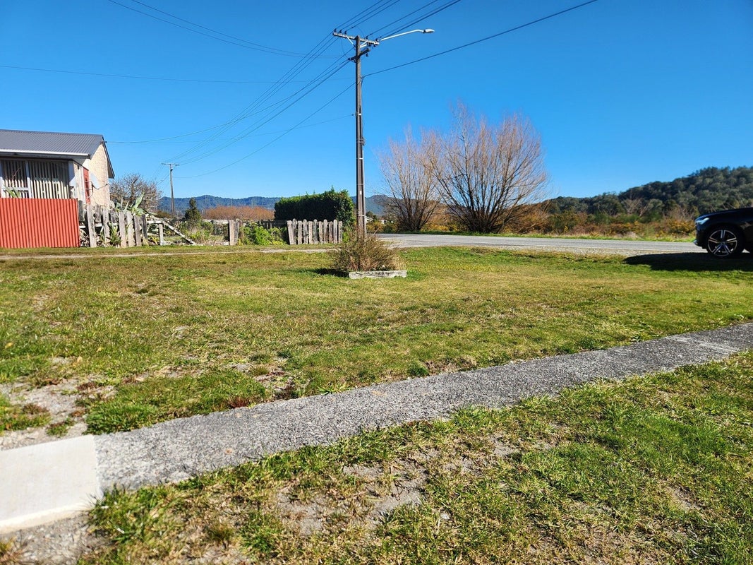 866 State Highway 7, Dobson, Grey, West Coast - Carousel 18