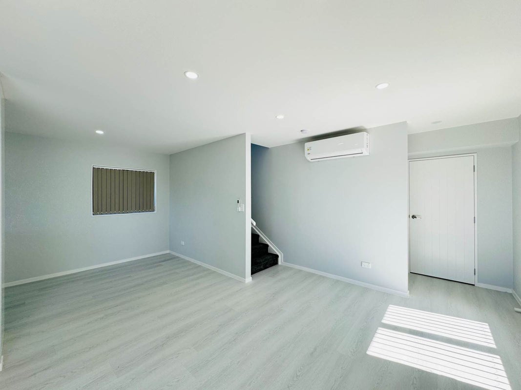 66A Maplesden Drive, Clendon Park, Auckland - Carousel 2