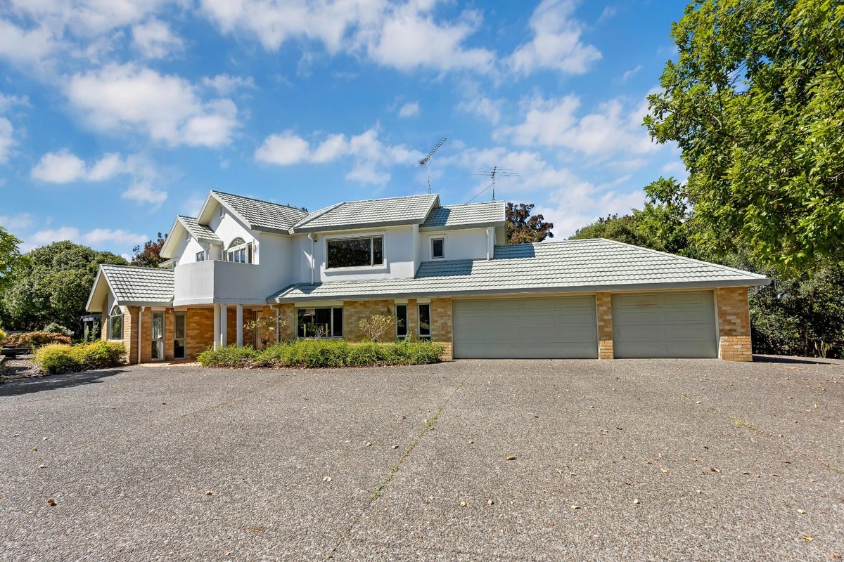 81 Polo Prince Drive, Totara Park, Auckland - Carousel 2