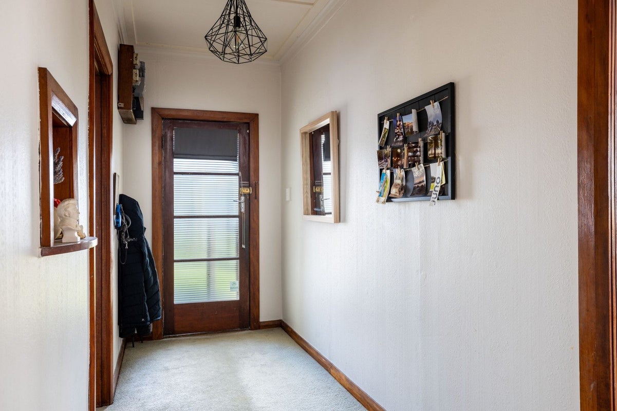 9 French Street, Moturoa, New Plymouth - Carousel 2