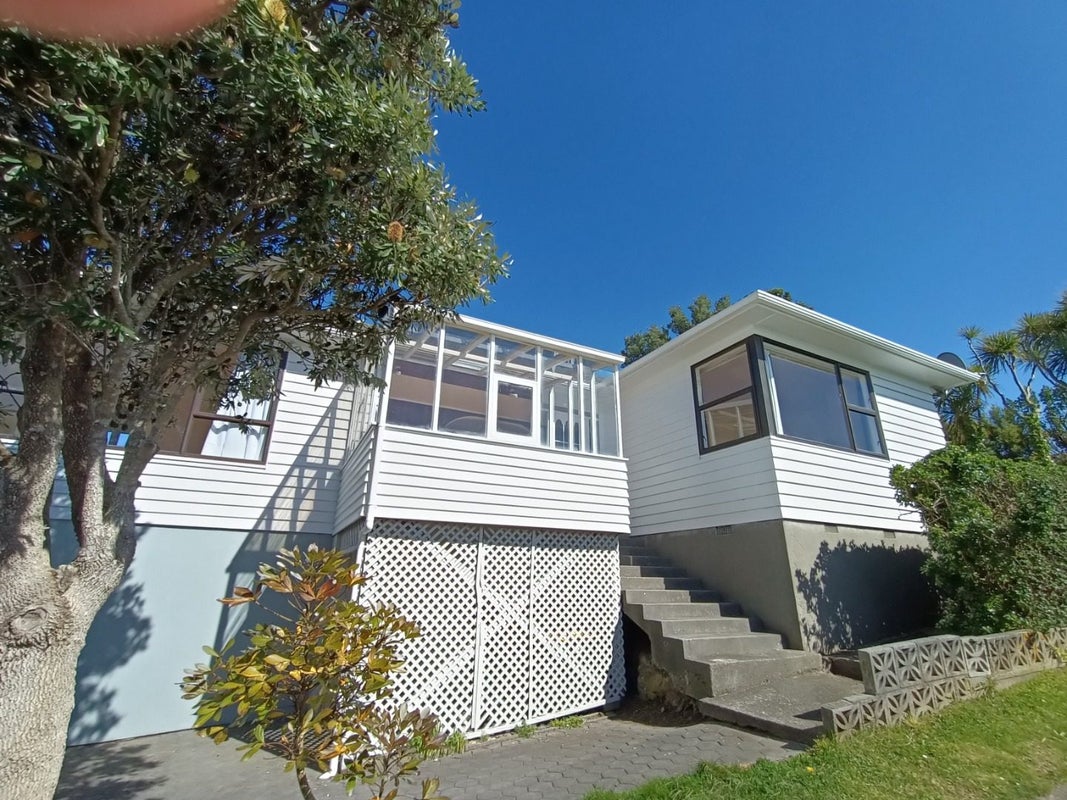 12 Rossport Street, Johnsonville, Wellington - Carousel 2