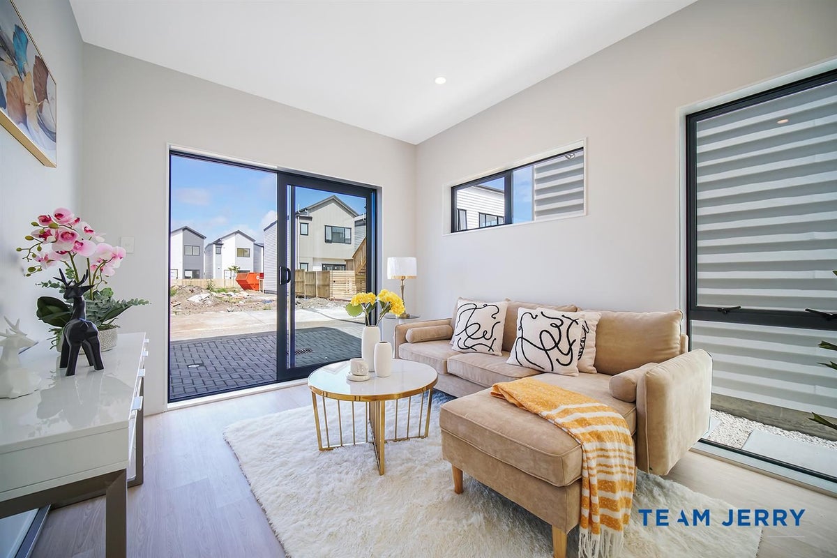 27 Survila Street, Papakura, Papakura - Carousel 1