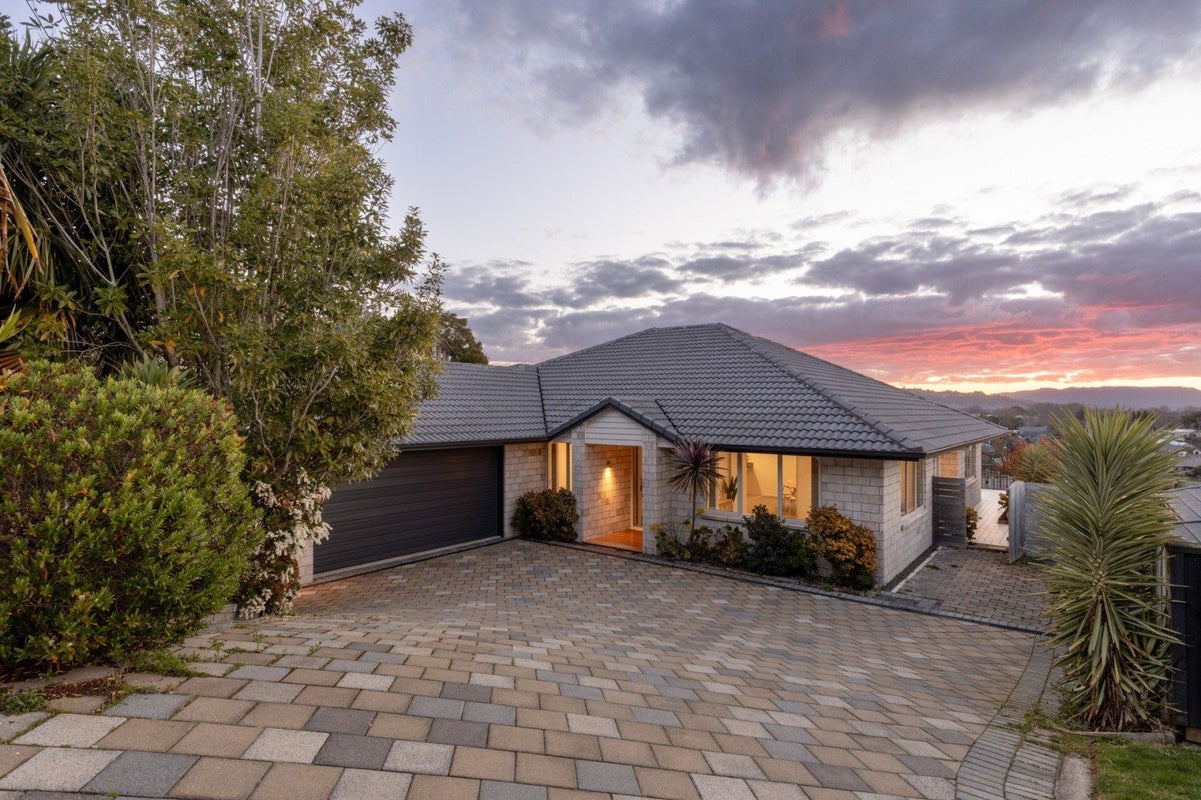 25 Siemonek Rise, Bethlehem, Tauranga - Carousel 1