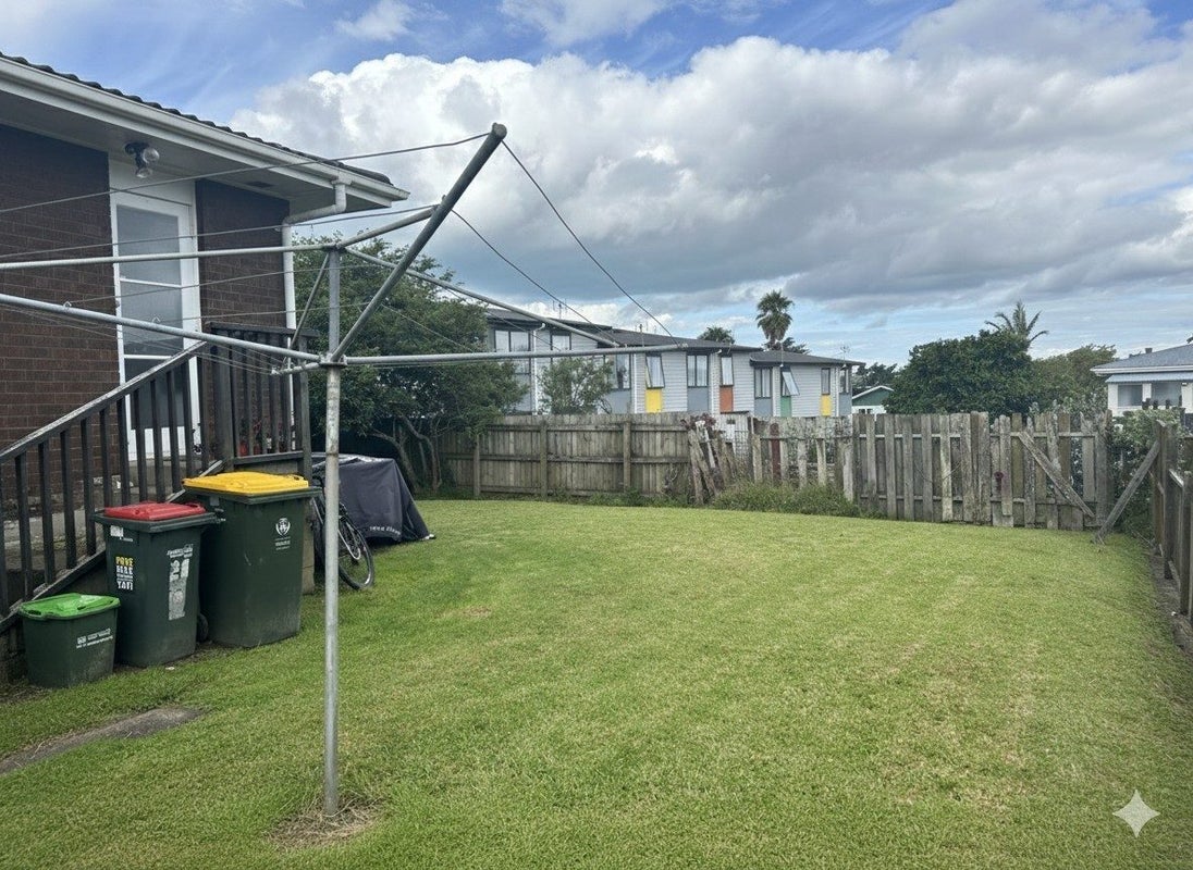 2/19 Megan Avenue, Pakuranga Heights, Auckland - Carousel 8