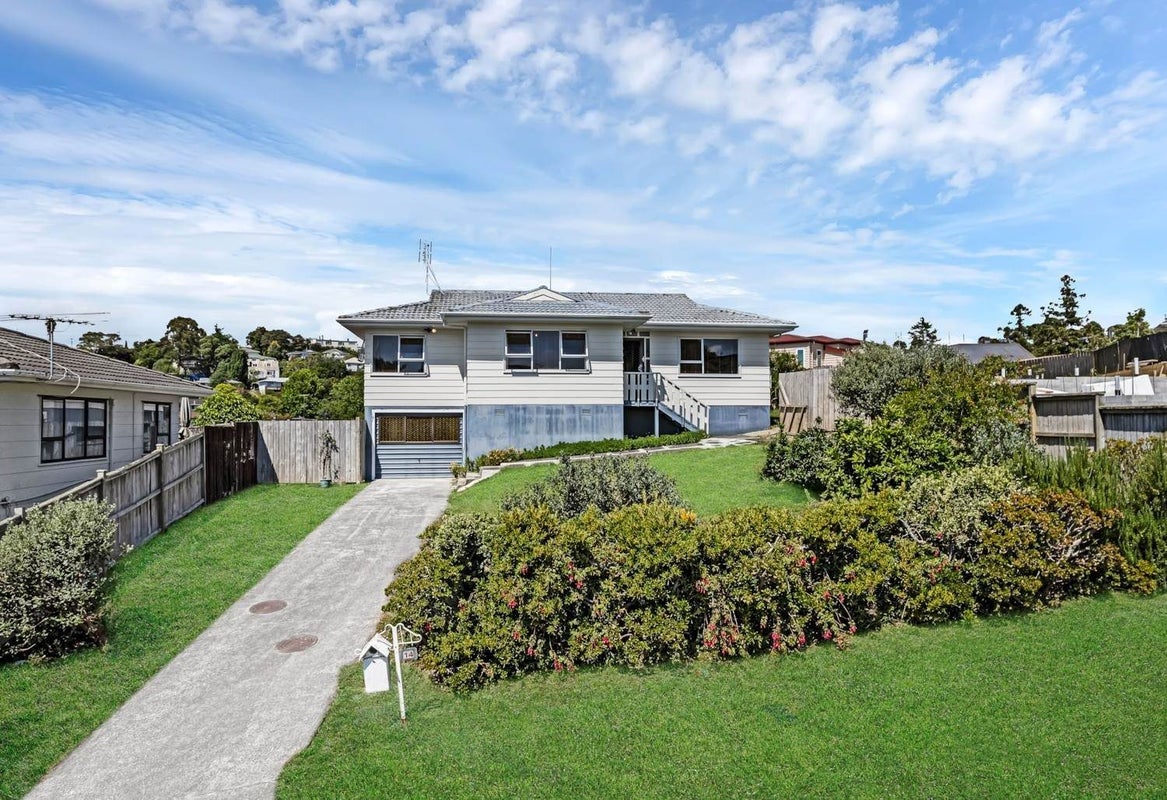 14 Tetrarch Place, Totara Vale, Auckland - Carousel 2
