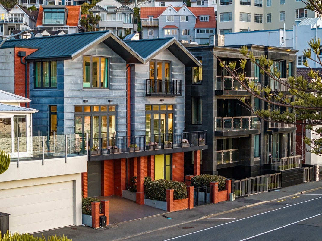 286 Oriental Parade, Oriental Bay, Wellington - Carousel 1