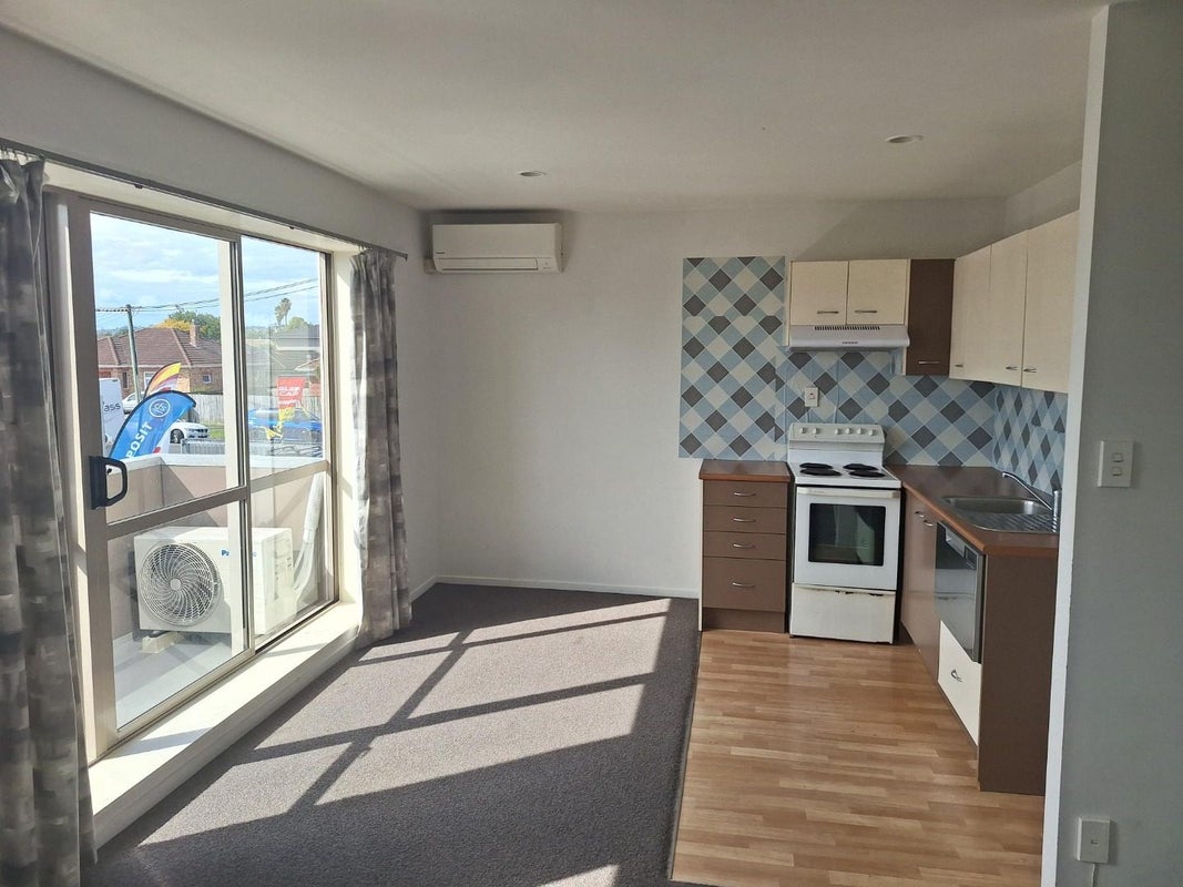 14 Hoteo Avenue, Papatoetoe, Auckland - Carousel 1