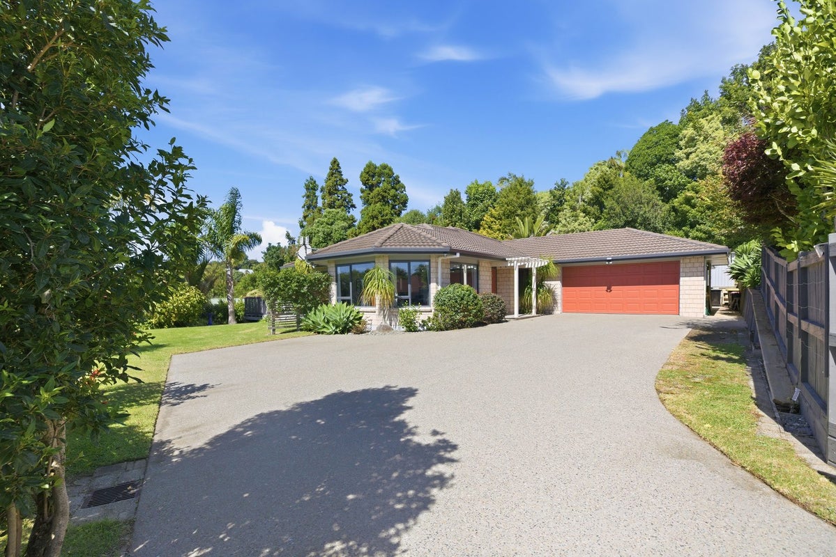 15 Ashgrove Place, Ohauiti, Tauranga - Carousel 1