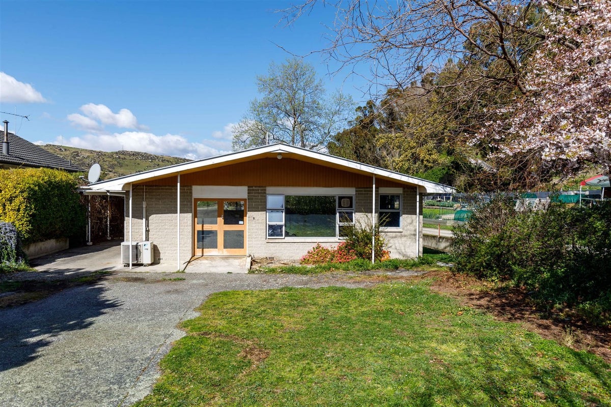 4 Ednam Street, Roxburgh, Roxburgh - Carousel 2