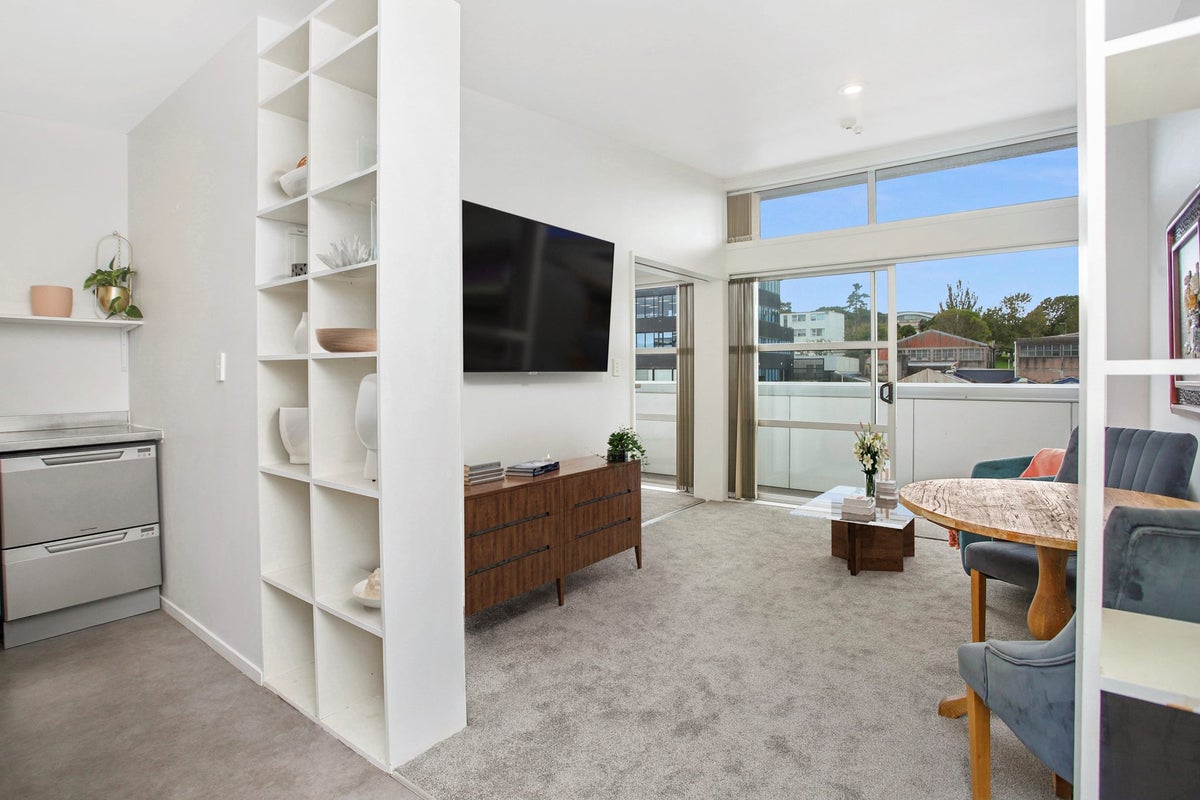 38/8 Clayton Street, Newmarket, Auckland - Carousel 1