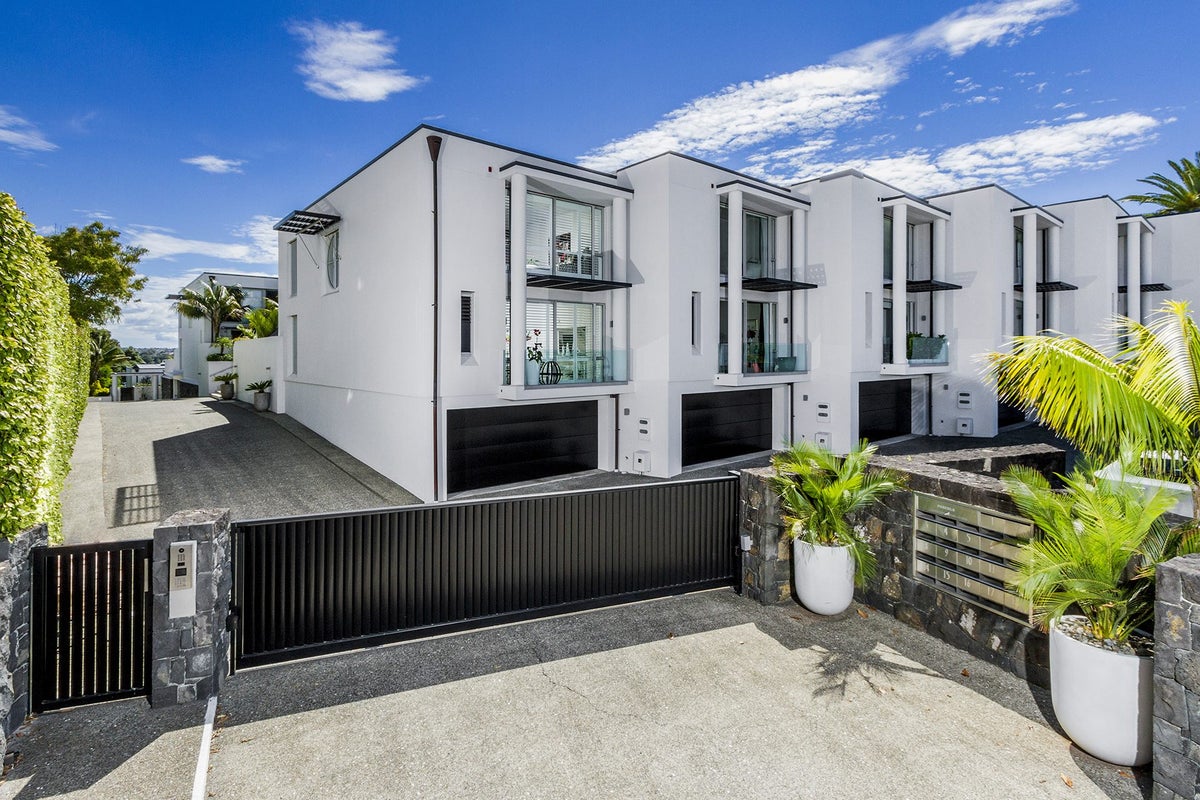 1/7 Killarney Street, Takapuna, Auckland - Carousel 2