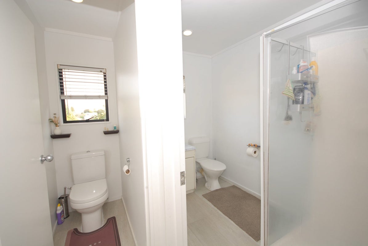 2/12 Datura Place, Sunnynook, Auckland - Carousel 12