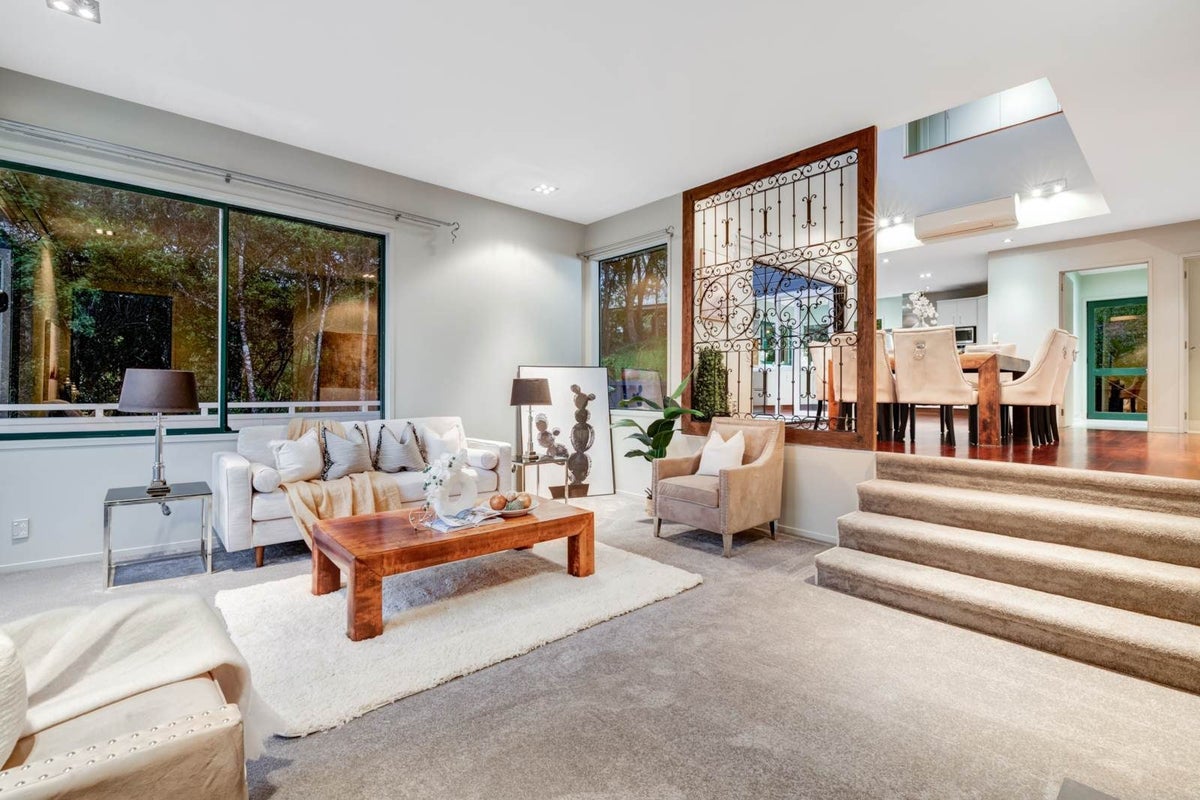 100 Hadfield Street, Beach Haven, Auckland - Carousel 2
