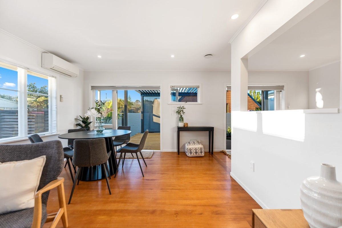 11 Lynden Avenue, Hillcrest, Auckland - Carousel 32
