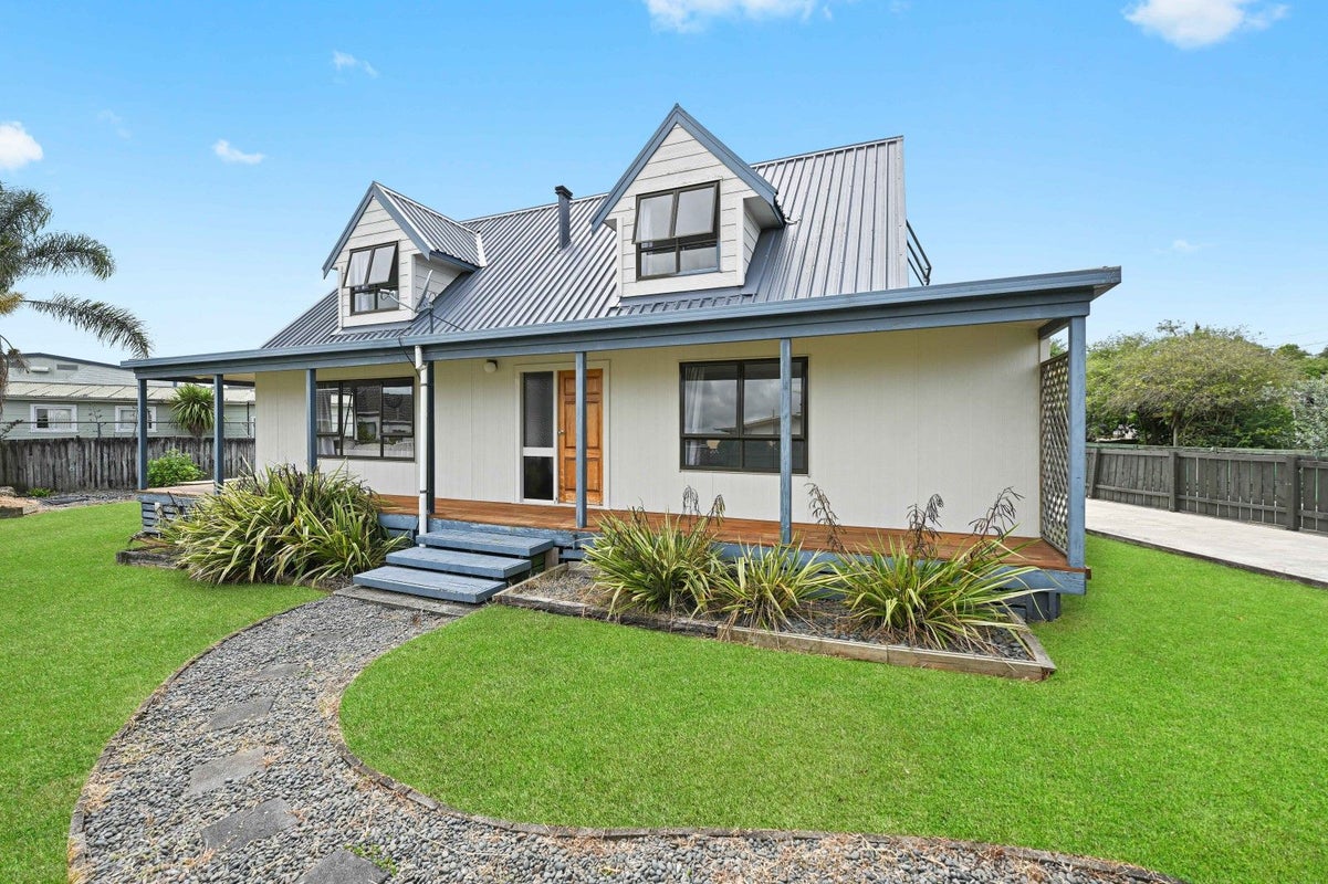 16 Leyton Place, Nawton, Hamilton - Carousel 1