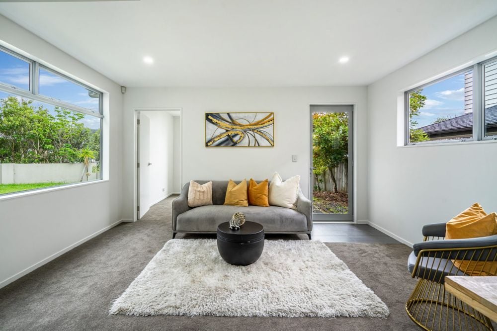 90 Medallion Drive, Oteha, Auckland - Carousel 1