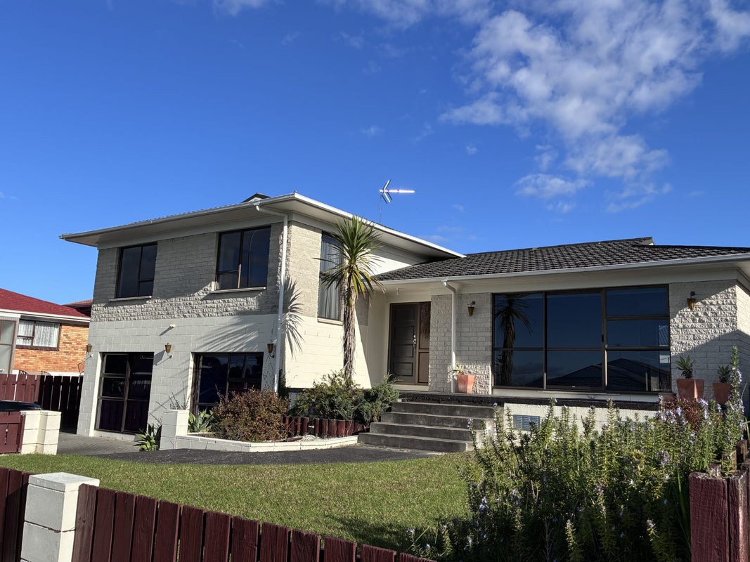 25 Butterworth Drive, Glendene, Auckland - Carousel 1