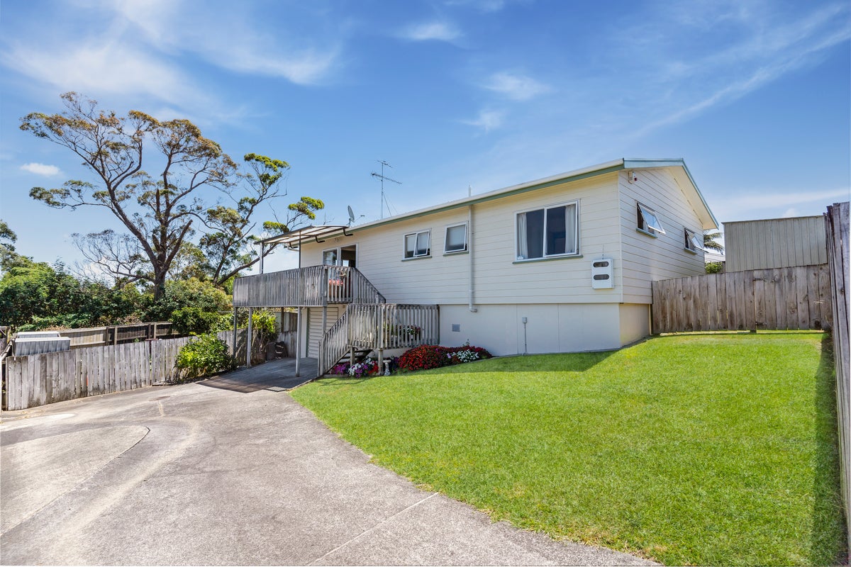 6A Waiari Road, Conifer Grove, Takanini - Carousel 1