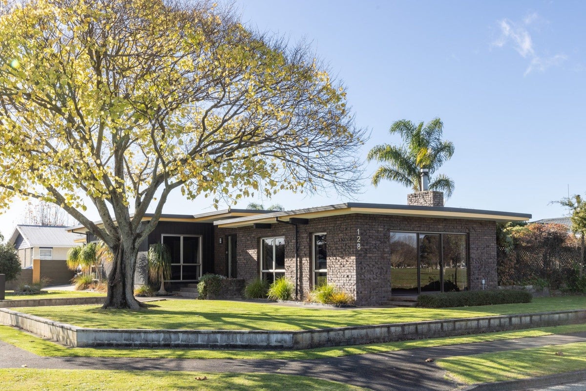 128 Freyberg Avenue, Tamatea, Napier - Carousel 24