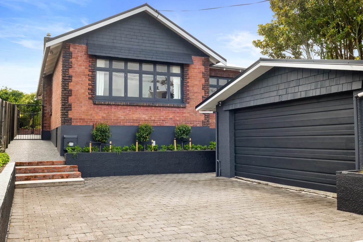 20 Wallace Place, Westown, New Plymouth, Taranaki - Carousel 25