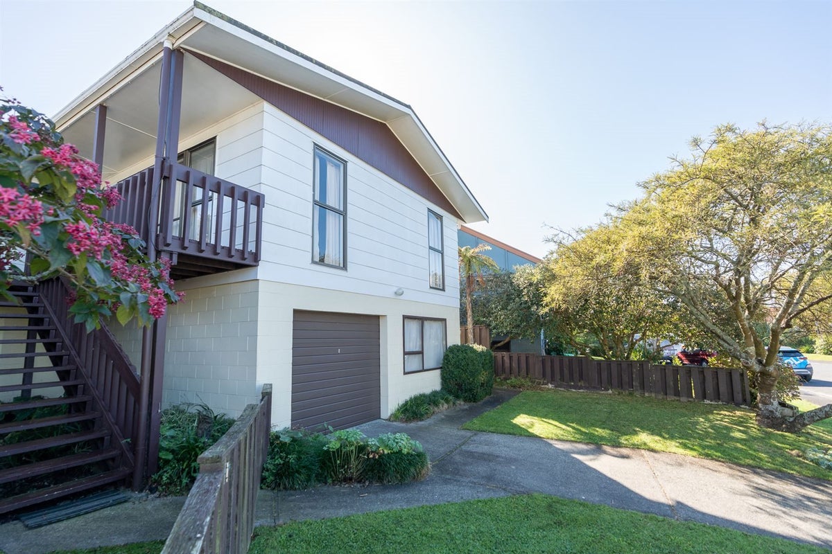8 Robyn Place, Dinsdale, Hamilton - Carousel 12